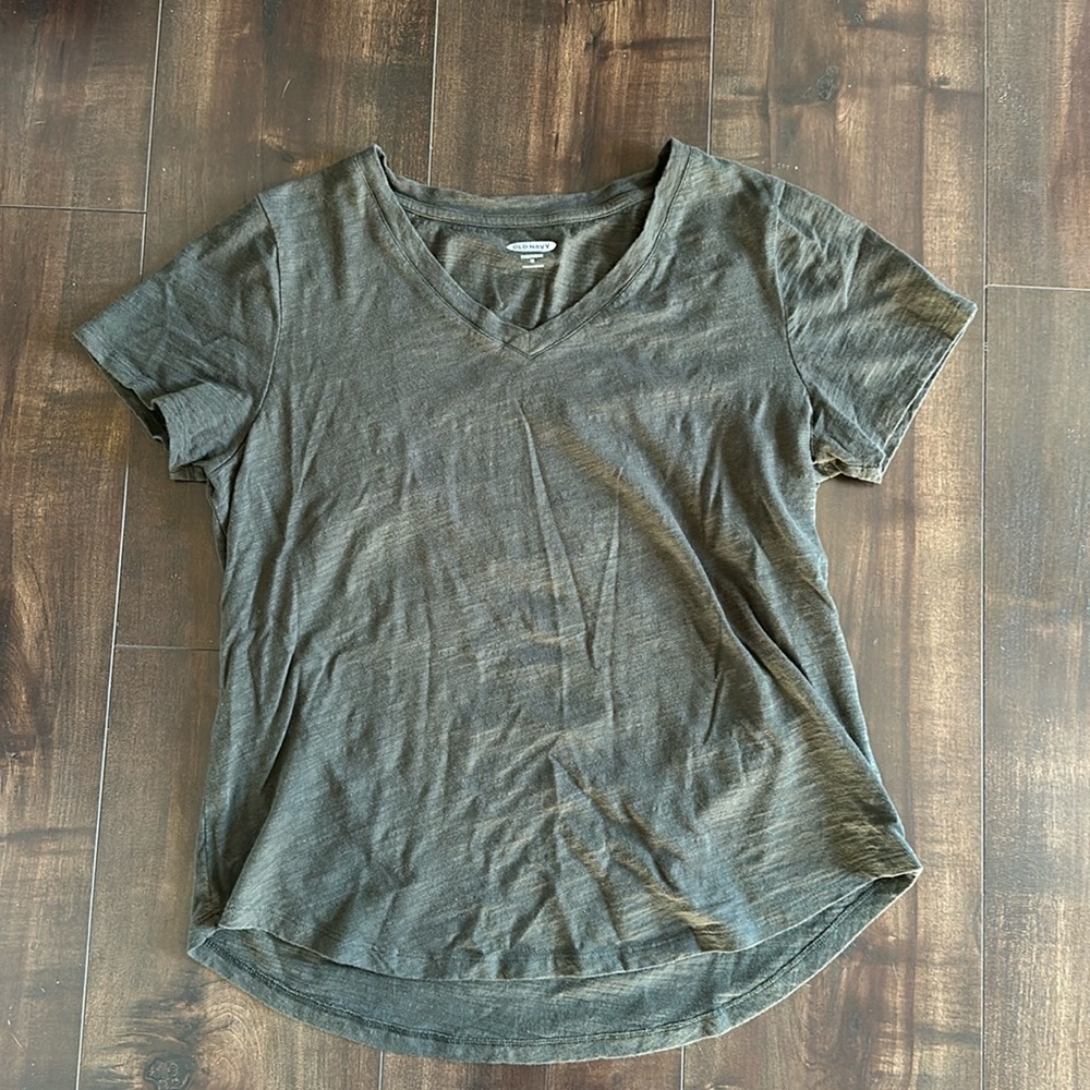 Everywear V-Neck Tee